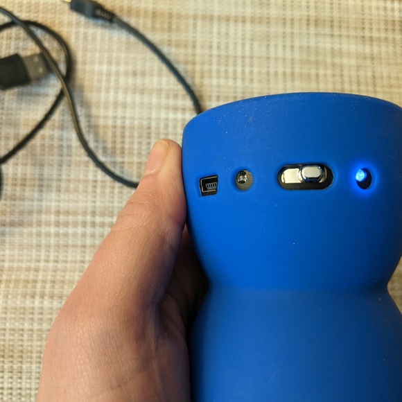 BASS EGG portable bluetooth vibration wireless speaker +skin case WORKS - Picture 2 of 6